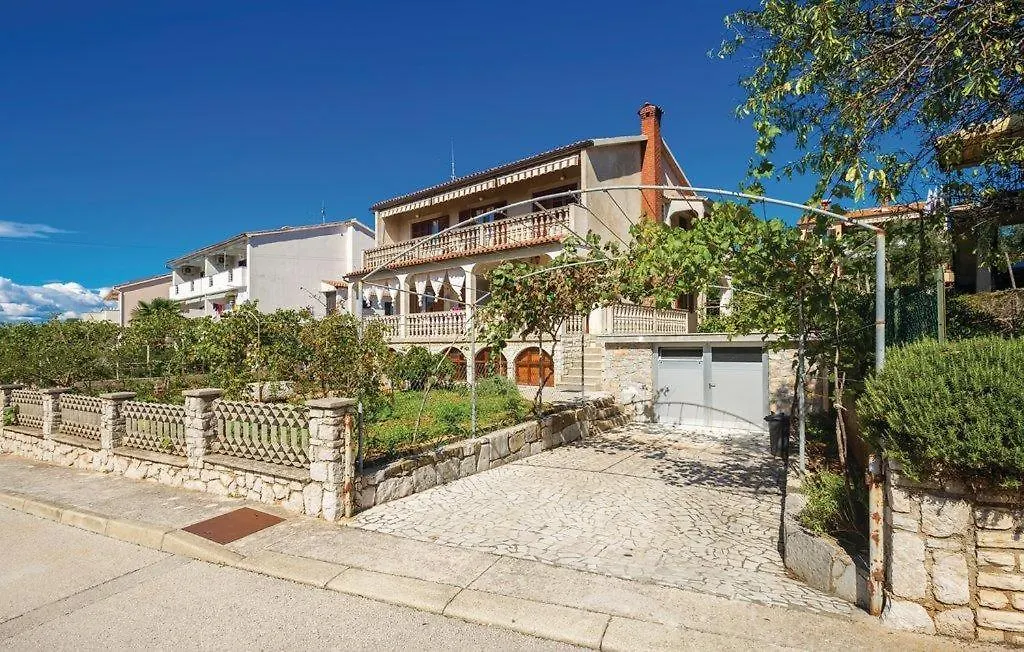 Apartments With A Parking Space Cres - 16178
